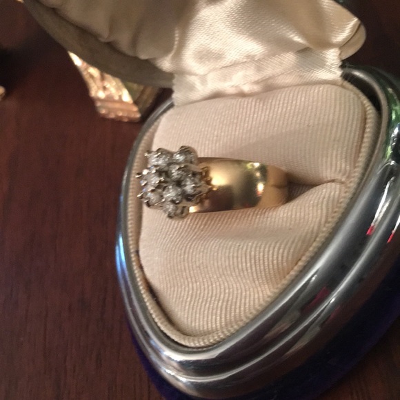 14k Gold Diamond cluster ring w/ appraisal Vintage - Picture 7 of 13
